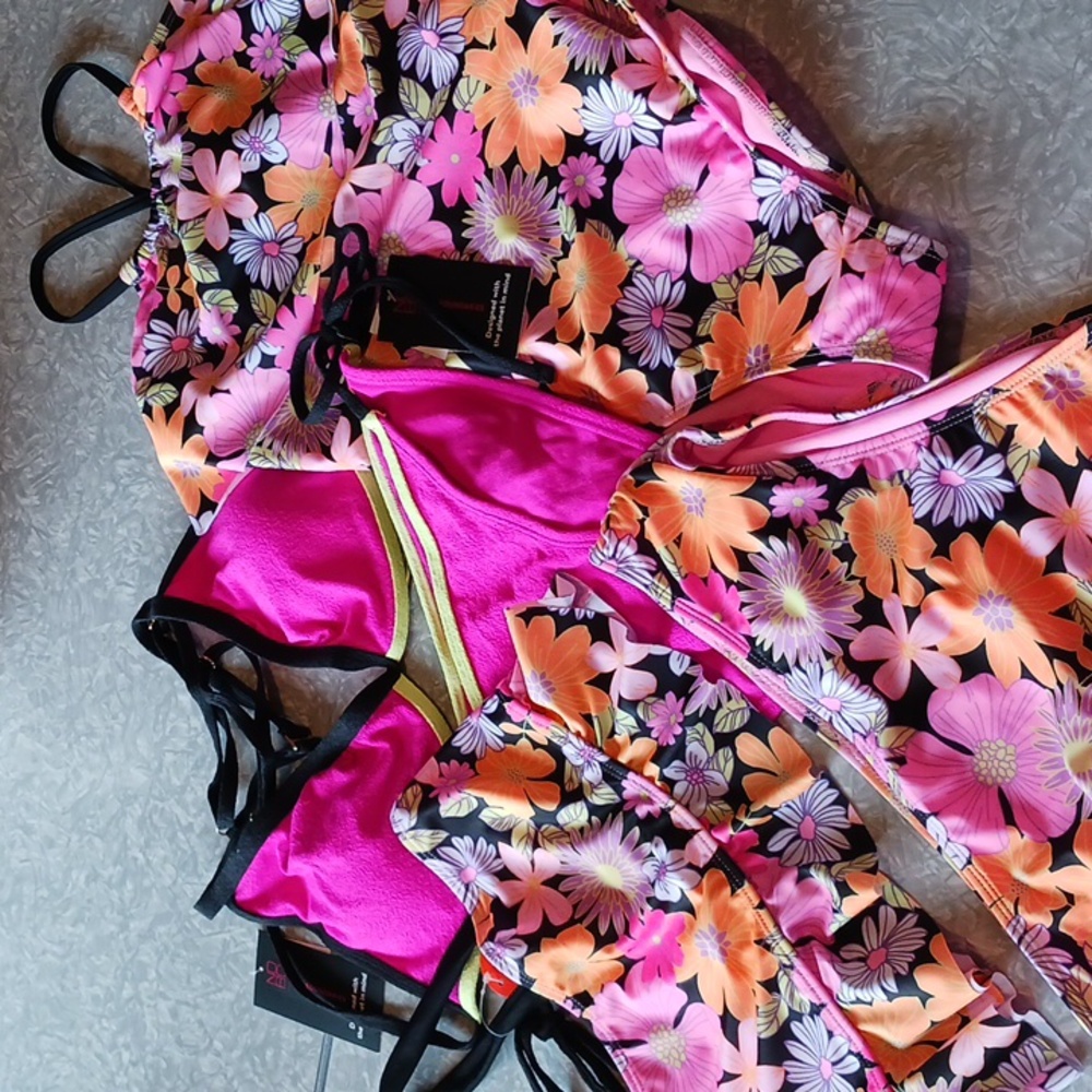 NOBO~ 3 girls/juniors swimsuits NWT